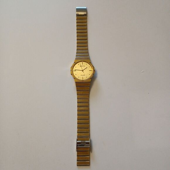 Vtg Unisex Gold Tone Round Dial Stainless Steel Quartz Analog Bracelet Watch - Picture 1 of 14